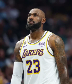 https2F2Fmedia.zenfs_.com2Fen2Flebron_wire_usa_today_sports_articles_2342Fd16619c3272887c5e1787.webp