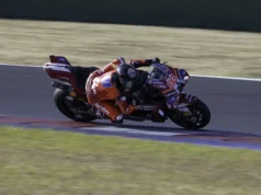 Kayla Yaakov ganha experiência no MotoGP