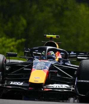 https2F2Fmedia.zenfs_.com2Fen2Fmotorsport_articles_4452F1ab2414fc8fdd188340b4422fc3d3ff1.webp