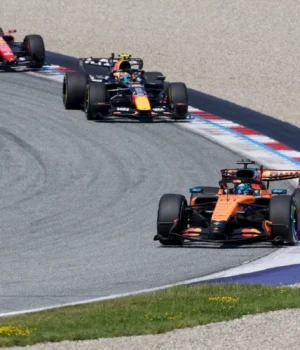 https2F2Fmedia.zenfs_.com2Fen2Fmotorsport_articles_4452Fa326b51a725d84fa862c2fff4d87bec5.webp