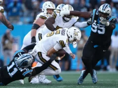 Os Panteras perderam o star edge rusher após o primeiro treino do campo de treinamento
