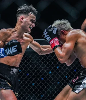 https2F2Fmedia.zenfs_.com2Fen2Fone_championship_articles_3852F83d46f00ad339716ec746452efe646fb.webp