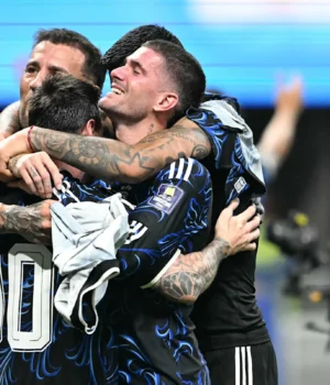 https2F2Fmedia.zenfs_.com2Fen2Fonefootball_articles_8022F2fd1803efba4956cb7010bc0b534ab16.webp