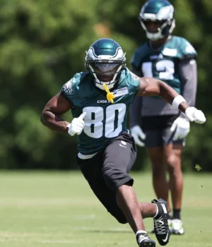https2F2Fmedia.zenfs_.com2Fen2Fphiladelphia_eagles_wire_usa_today_sports_articles_3522Ffb50812c.webp