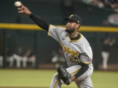 Piratas salvam e são eliminados pelos Guardiões no jogo 2 do doubleheader