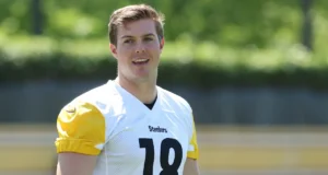 Steelers QB Will Howard recebe más notícias no campo de treinamento