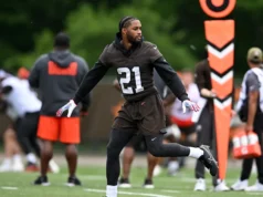 Denzel Ward concorda com extensão de contrato de dois anos com Browns