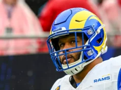 Sean McVay: O treinamento de Aaron Donald está indo bem, mas nenhuma decisão iminente