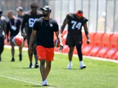 Ainda existem grandes nomes no mercado de agentes livres da NFL se os Browns quiserem adicionar antes do campo de treinamento