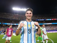 Arsenal deu más notícias para Julian Alvarez, alvo do Barcelona