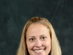 SUNY Cortland nomeada técnica de vôlei feminino formada em Corning West
