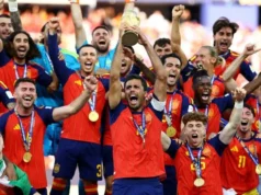 Nas ruas, nos estádios, em qualquer outro lugar, veja os torcedores espanhóis comemorarem a vitória na final da Copa do Mundo