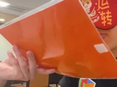 ASSISTIR: Speedcuber vendado resolve o cubo de Rubik em 11,56 segundos