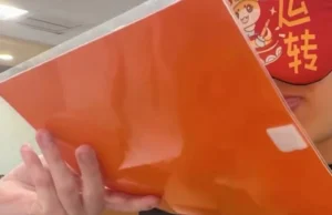 ASSISTIR: Speedcuber vendado resolve o cubo de Rubik em 11,56 segundos