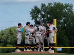 Iowa é o único estado a jogar beisebol e softball no ensino médio no verão. Por que?