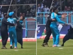 Torcedor em missão: atacante rouba o boné de Rahmanullah Gurbaz no meio da partida e foge – ASSISTA