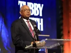 O ex-técnico da UGA, Tubby Smith, é incluído no National Collegiate Basketball Hall of Fame