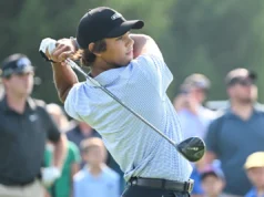 Charlie Woods falhou no playoff do US Junior Amateur depois que um clique da câmera interrompeu seu backswing