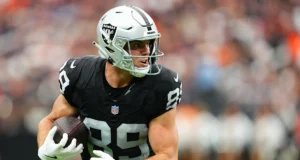 Vídeo do Fantasy Football: Brock Bowers realmente vale a pena ser escolhido na primeira rodada?