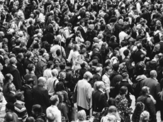 Os demógrafos estimam que já nasceram cerca de 117 mil milhões de membros da nossa espécie, o que significa que somos cerca de 7% dos 8 mil milhões que vivem hoje.