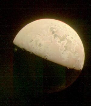 nasa-junocam-io-prometheus-plume.jpg