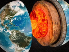 O núcleo interno da Terra é uma bola rica em ferro tão quente quanto a superfície do Sol, que só se mantém sólida porque a pressão esmagadora de todo o planeta aumenta a temperatura na qual o ferro pode derreter.