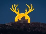 Buck Moon cheio lidera um desfile de mini planetas pelo céu de verão em 29 de julho