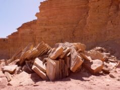 Um asteroide atingiu algum lugar ao norte da Austrália há 11 milhões de anos, expelindo vidro derretido através de uma elipse de 900 quilômetros no sul da Austrália – mas os cientistas ainda não conseguiram encontrar a cratera que ele deixou para trás.
