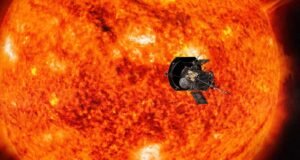 É tentador especular que motores mais rápidos resultam em naves espaciais mais rápidas, mas o recorde de 430.000 milhas por hora da Parker Solar Probe vem principalmente da gravidade: sete sobrevoos de Vênus passaram quase sete anos curvando sua órbita ao redor do Sol, até que a atração do próprio Sol a fez ir mais rápido do que qualquer objeto feito pelo homem na história.