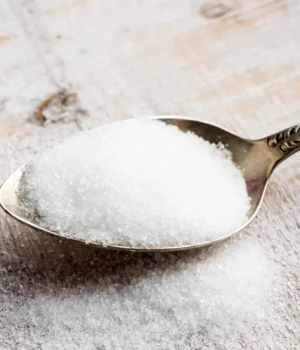 sugar-artificial-sweetener-metal-spoon.webp