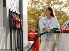 Os trabalhadores arrecadam £ 1 bilhão extra em IVA dos motoristas nas bombas de gasolina devido à guerra no Irã – mas o imposto sobre o combustível ainda deve aumentar no Ano Novo