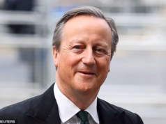 Indignação por retirar o direito dos homens ao rastreio do cancro da próstata, como Lord Cameron o descreve como um “retrocesso”