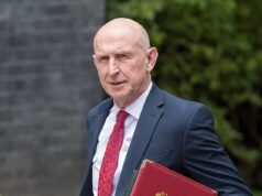 Chanceler John Healy acusado de “hipocrisia” sobre os planos de suspender a própria meta de gastar 3% do PIB em defesa até 2030