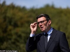 Podemos encontrar espaço para impedir que os assassinos sejam libertados: os agentes penitenciários rejeitam a desculpa do chefe sindical Andy Burnham de que ele não pode impedir a rápida libertação dos assassinos do policial Andrew Harper, enquanto os ministros ‘cuspiam na cara’ da polícia como o primeiro policial no local de sua morte