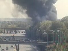 M25 fechada devido a incêndio em área industrial próxima à rodovia em meio a temores de ‘explosão’