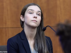 Uma psiquiatra da Ivy League voltada para crianças que nunca conheceu Lindsey Clancy, mas cuja barragem de drogas coloca as crianças no centro de um horrível julgamento de assassinato.