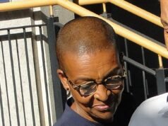 A estrela de Bridgerton, de 63 anos, foi multada após ser flagrada em excesso de velocidade pela quinta vez, mas evitou a proibição porque precisava visitar sua mãe.