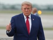 Pessoas de dentro de Washington revelam toda a extensão do pânico do assassinato de Trump… rumores nos bastidores sobre o ’embaraçoso’ resgate de um caminhão de catering… e os medos pessoais de Melania