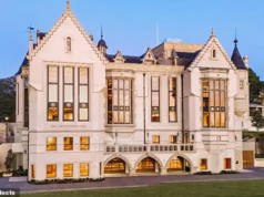 Novos detalhes depois que três meninos do Scots College supostamente estupraram uma menina de 14 anos em um beco de Sydney durante a noite