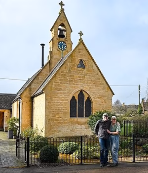 110611225-16044713-Geoff_Bolam_pictured_with_wife_Julie_outside_the_Old_Mission_Chu-a-2_178662020679.avif