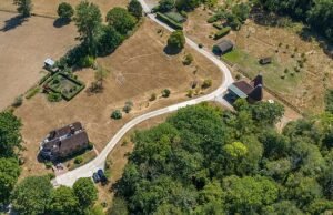 Paul McCartney deixa acontecer! Ex-Beatle deixa a grama de sua propriedade de 160 acres em Sussex ficar amarela enquanto respeita a proibição de mangueiras