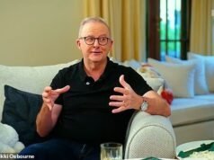 Anthony Albany brincou sobre como a Austrália poderia ‘assumir o controle’ e expressá-lo em nossa constituição