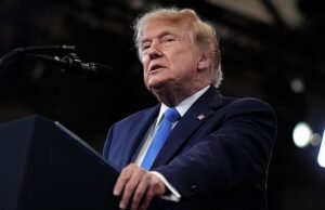 Trump criticado pela esposa do marinheiro do USS Lincoln pelas condições “terríveis” na “prisão flutuante de metal”… depois que a dura resposta do presidente provocou indignação