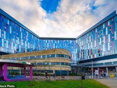 Cientista sênior diz que há 15 anos levanta preocupações sobre o Hospital Queen Elizabeth, atormentado por escândalos
