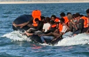 Envie os comentários de domingo: Ouça o público, Sr. Burnham, e impeça a entrada de pequenos barcos.