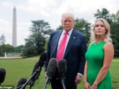 À medida que o principal assessor de imprensa de Donald Trump deixa o cargo, fontes revelam como é realmente ser um glamazon da Casa Branca