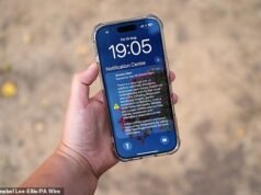 ‘Foi projetado para ataques terroristas, não foi’: Andy Burnham acusado de ‘postura’ após churrasco por telefone alertando caos 999 inundações e vendo motoristas assustados desviarem nas rodovias