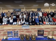 A escola de Oak Bay Area levou crianças em uma viagem à mesquita, onde as meninas foram ‘encorajadas’ a usar o hijab, enquanto disseram que o Islã está ligado à justiça social: processo