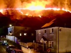 Incêndio ‘terrível’ perto das casas das pessoas no País de Gales enquanto 200 soldados foram destacados para ajudar os bombeiros