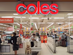 Woolworths e Coles estão investindo em testes de câmeras de reconhecimento facial que podem ver os clientes sendo escaneados sempre que entram em uma loja.